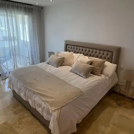 Apartment Lujoso Piso En Altos De Monteros *