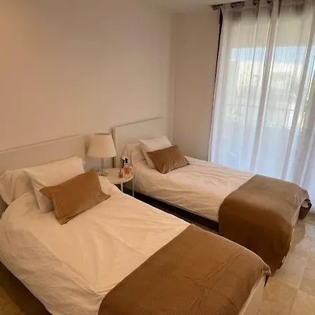 Lujoso Piso En Altos De Monteros Marbella