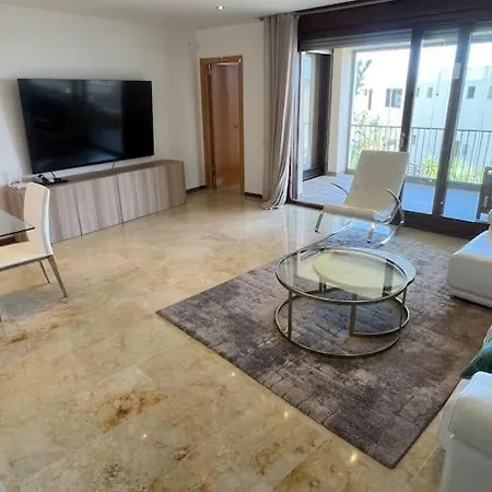 Lujoso Piso En Altos De Monteros *