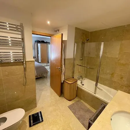 Apartment Lujoso Piso En Altos De Monteros