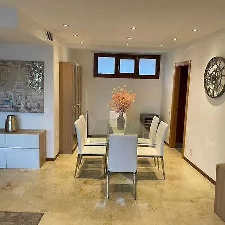 Lujoso Piso En Altos De Monteros Marbella